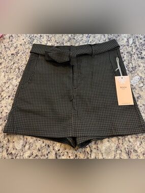 Blôshe Black and Olive Houndstooth Skort Shorts